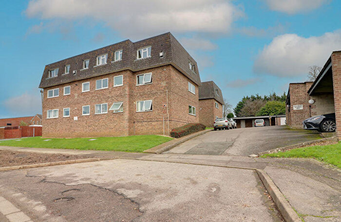2 Bedroom Flat For Sale In Winifred Road, Waterlooville, PO7