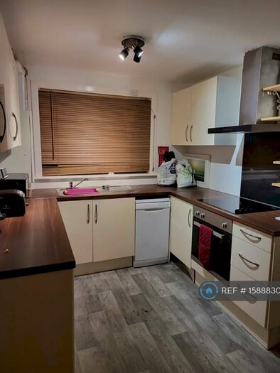 3 Bedroom End Of Terrace House To Rent In Hopmeadow Court, Northampton, NN3