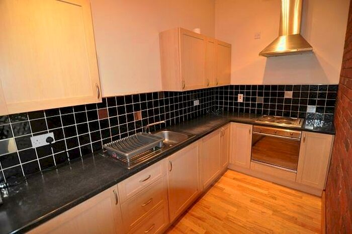 1 Bedroom Flat To Rent In Broadgate House, Broad Street, Bradford, BD1