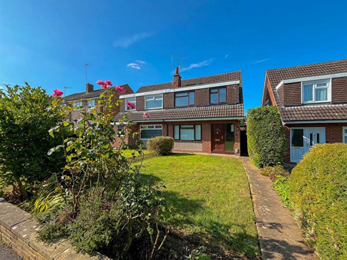 3 Bedroom Semi-Detached House For Sale In Wentworth Close, Daventry, NN11