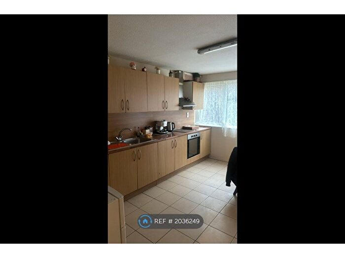 3 Bedroom Terraced House To Rent In Penryn Avenue, Fishermead, Milton Keynes, MK6