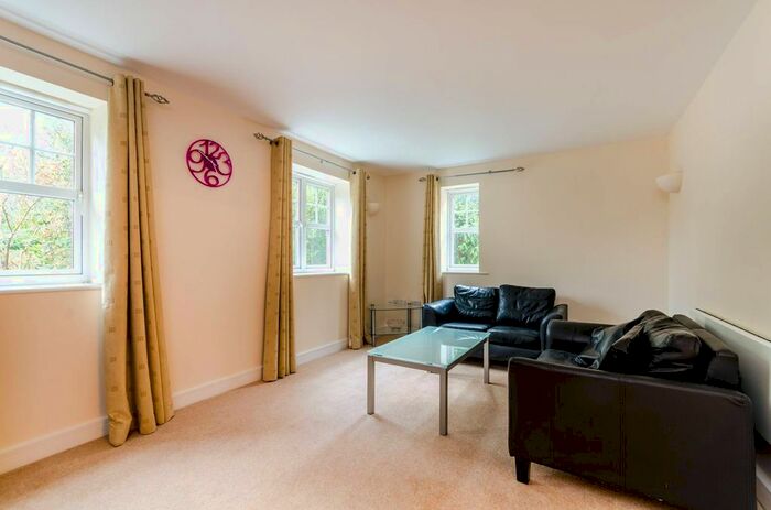 1 Bedroom Flat To Rent In Heathside Road, Woking, GU22