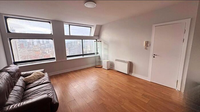 2 Bedroom Apartment To Rent In Victoria Bridge Street, Salford, M3