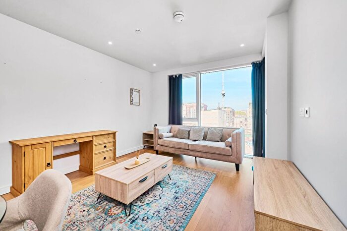 1 Bedroom Flat For Sale In Fairwater House, Chelsea Creek, Fulham, SW6