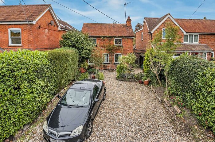 4 Bedroom Detached House For Sale In Windmill Road, Mortimer Common, Reading, Berkshire, RG7