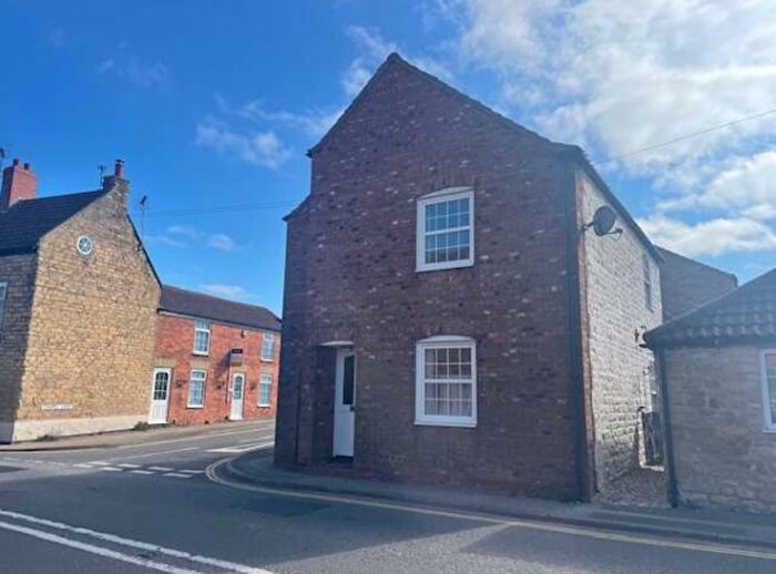 1 Bedroom Semi-Detached House To Rent In High Street, Navenby, LN5