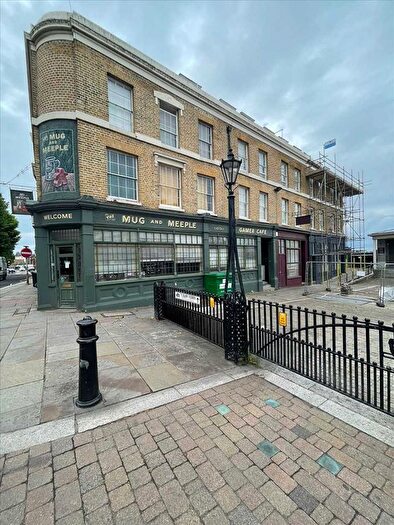 2 Bedroom Flat To Rent In Town Pier, Gravesend, DA11