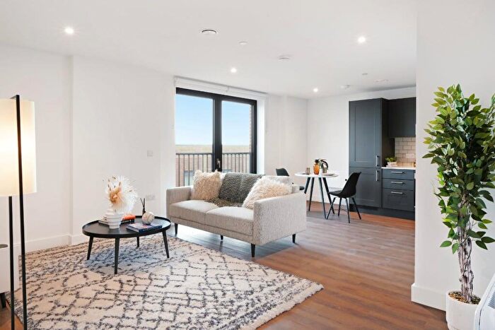 1 Bedroom Apartment To Rent In Lofting House, SL6
