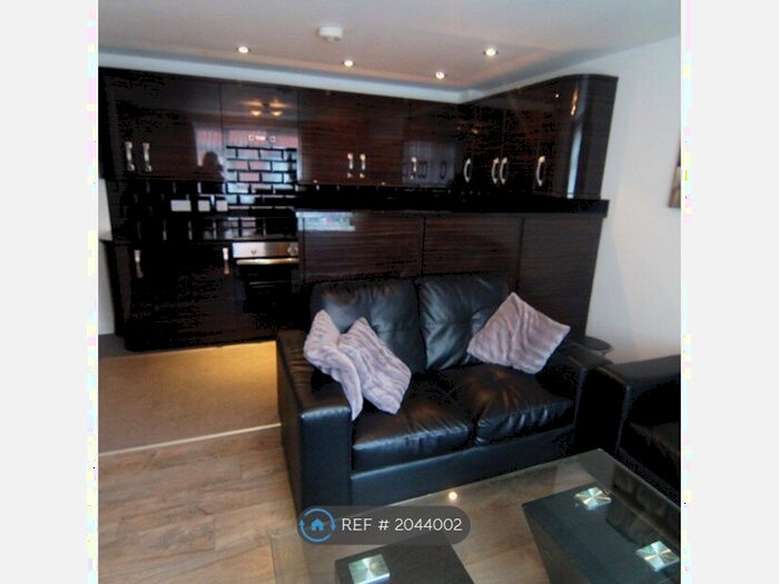 2 Bedroom Flat To Rent In Goschen Street, Old Swan, Liverpool, L13