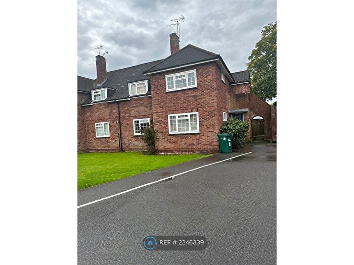 2 Bedroom Flat To Rent In Elmcroft Drive, Ashford, TW15