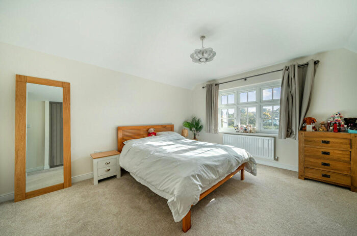 4 Bedroom Detached House For Sale In Minstrel Close, Alton, Hampshire, GU34