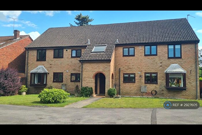 2 Bedroom Flat To Rent In The Chase, Calcot, Reading, RG31