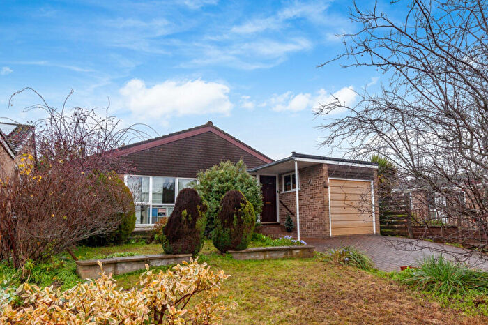 3 Bedroom Detached House For Sale In Cranbrook Drive, Kennington, OX1