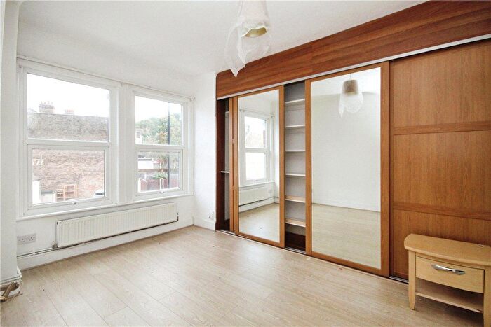 3 Bedroom Maisonette To Rent In Hythe Road, Thornton Heath, CR7