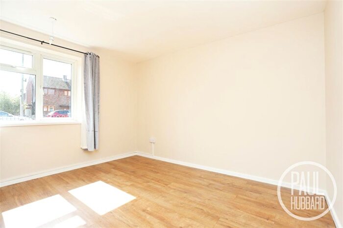 1 Bedroom Flat For Sale In Pinewood Avenue, Lowestoft, NR33