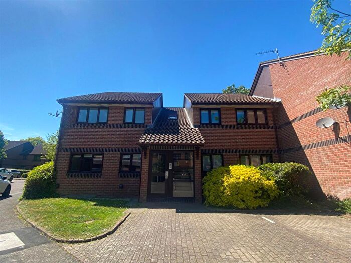 2 Bedroom Flat To Rent In Hamburgh Court, Cheshunt, Hertfordshire, EN8