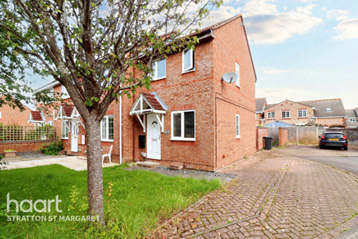 2 Bedroom End Of Terrace House For Sale In Mallard Close, Swindon, SN3