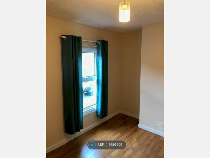 2 Bedroom Terraced House To Rent In Montfort Road, Rochester, ME2