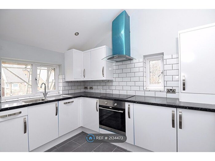 2 Bedroom Flat To Rent In Danbrook Road, London, SW16