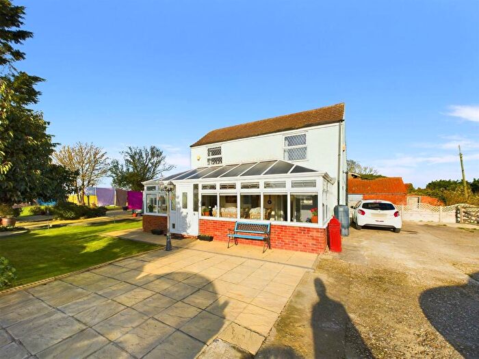 4 Bedroom Detached House For Sale In Mile Lane, Trusthorpe, Mablethorpe, LN12