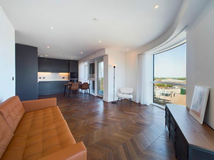 2 Bedroom Flat To Rent In Brook Street, Kingston Upon Thames, KT1