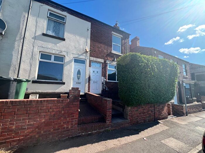2 Bedroom End Of Terrace House To Rent In Moat Road, Walsall, WS2
