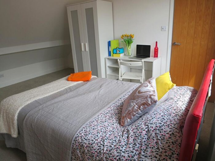 3 Bedroom Flat To Rent In Edward Road, Nottingham, NG2
