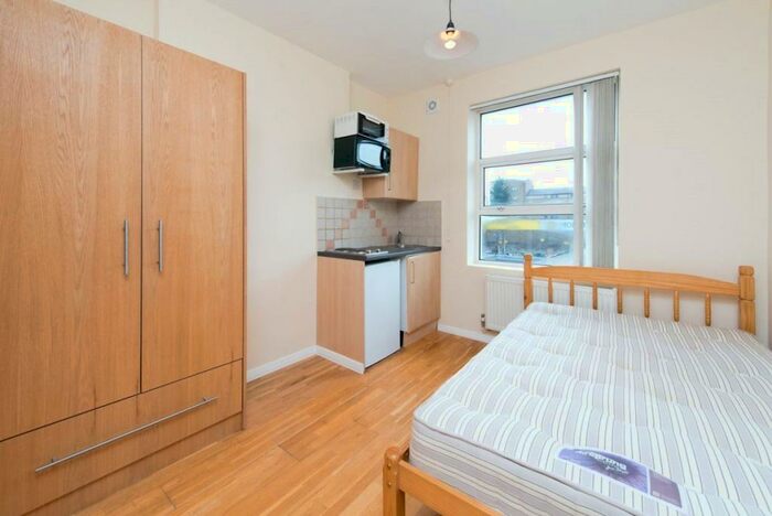 Apartment To Rent In Chalk Farm Road, London, NW1