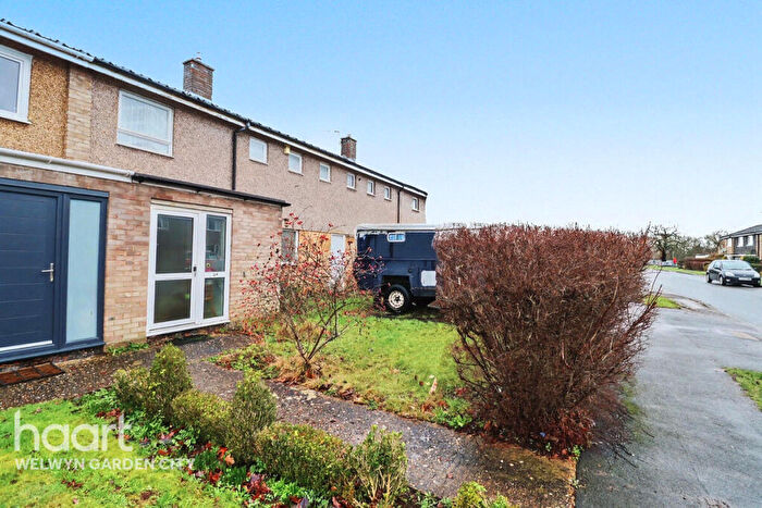 3 Bedroom Terraced House For Sale In Rowans, Welwyn Garden City, AL7