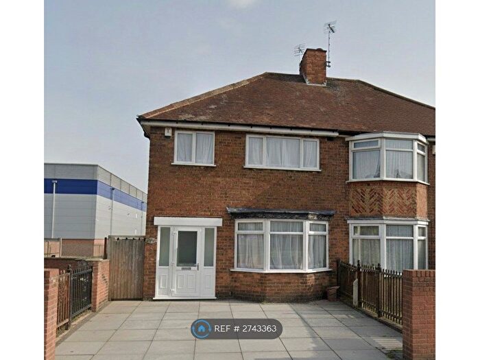 3 Bedroom End Terrace House To Rent In Abbey Park Road, Leicester, LE4