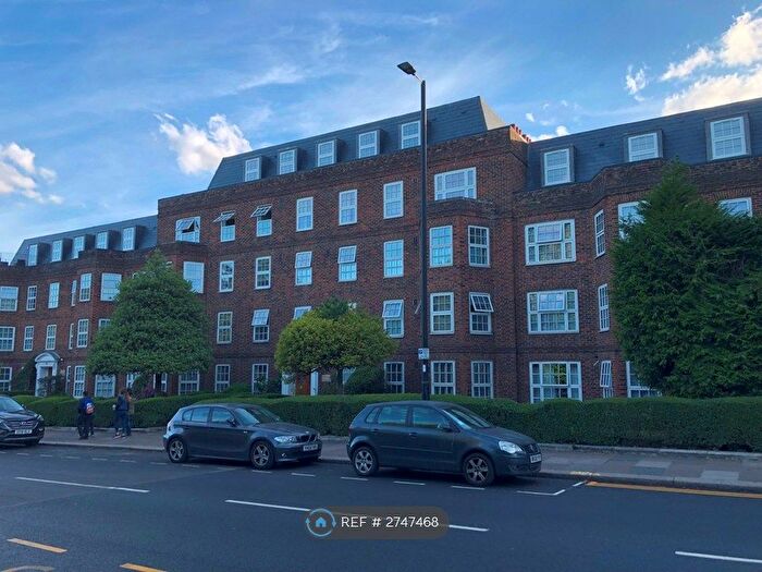 3 Bedroom Flat To Rent In High Street, Southgate, N14