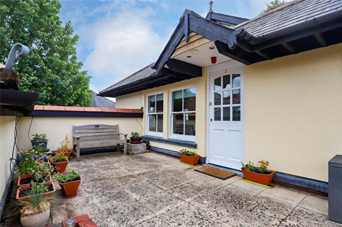 2 Bedroom Apartment For Sale In London Road, St. Albans, Hertfordshire, AL1