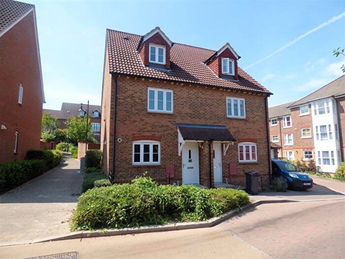3 Bedroom Semi Detached House To Rent In Running Foxes Lane, Singleton, Ashford, TN23