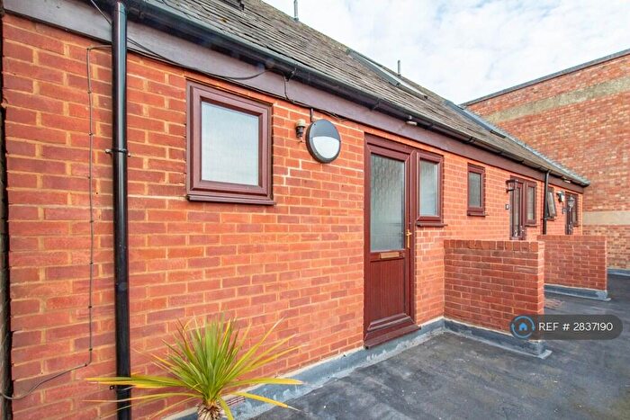 1 Bedroom Maisonette To Rent In Christchurch Court, Banbury, OX16