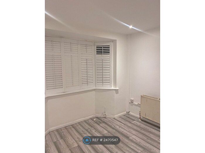 3 Bedroom Terraced House To Rent In Bastion Road, London, SE2