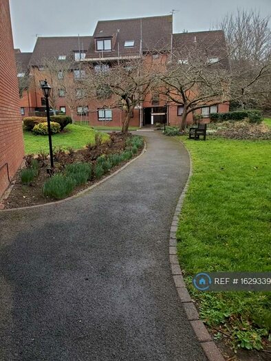 1 Bedroom Flat To Rent In Goldney Court, Bristol, BS16