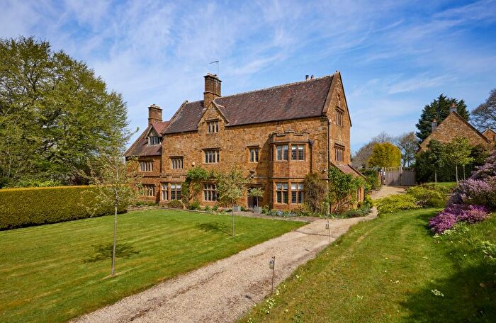 7 Bedroom Detached House For Sale In Farnborough, Oxon/Warwickshire, - Historic Manor House, OX17