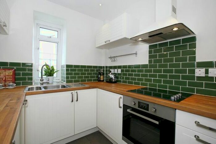 1 Bedroom Flat To Rent In Watchfield Court, Sutton Court Road, Chiswick, W4