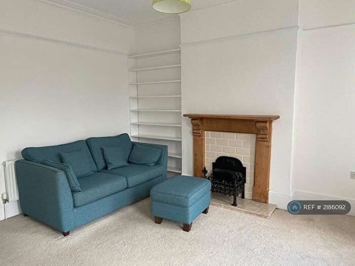 1 Bedroom Flat To Rent In Ferme Park Road, London, N8
