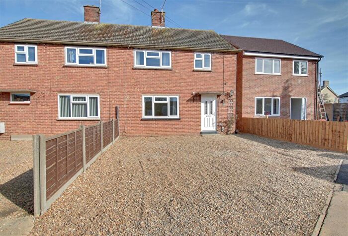 3 Bedroom Semi Detached House To Rent In Old Mill Avenue, Huntingdon, PE28