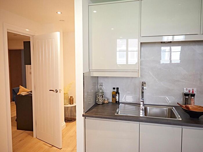 Apartment To Rent In Apt, The Headrow #, LS1