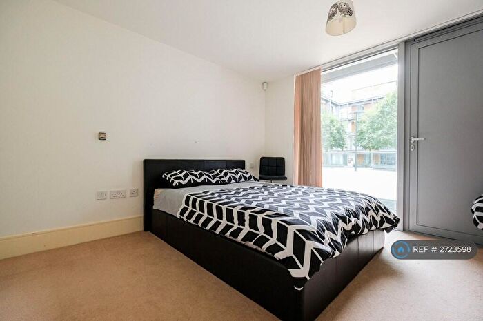 1 Bedroom Flat To Rent In Highbury Stadium Square, London, N5