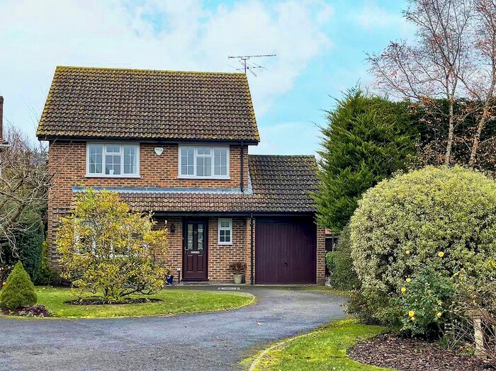 4 Bedroom Detached House To Rent In Swan Way, Church Crookham, Fleet, GU51