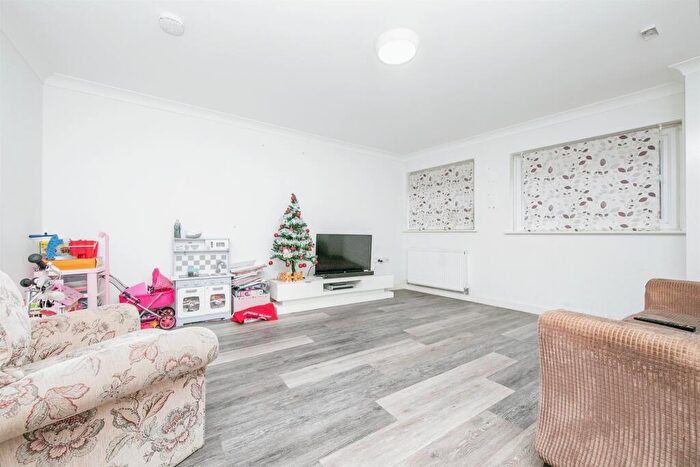 1 Bedroom Apartment For Sale In Eld Lane, Colchester, CO1