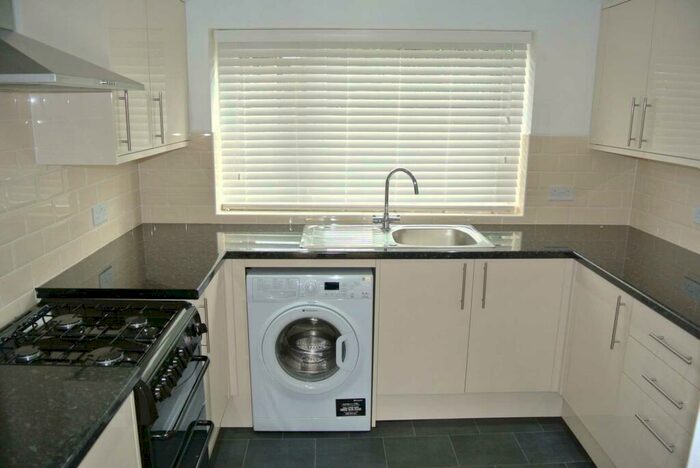 2 Bedroom Maisonette To Rent In Queensway, Hemel Hempstead, HP2