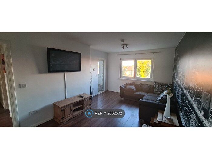 2 Bedroom Flat To Rent In Dunphail Road, Glasgow, G34