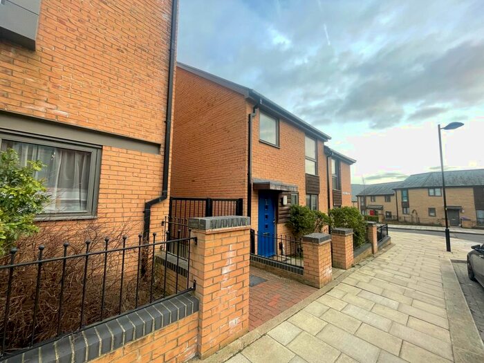 3 Bedroom Property To Rent In Boswell Street, Upton, Northampton, NN5