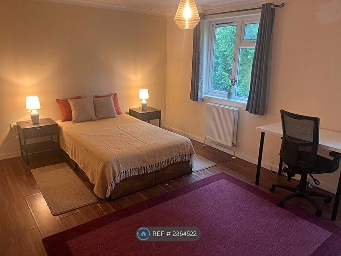 3 Bedroom End Of Terrace House To Rent In Goldings Crescent, Hatfield, AL10