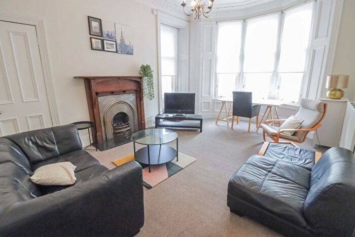 2 Bedroom Flat For Sale In Great Western Road, Glasgow, G4
