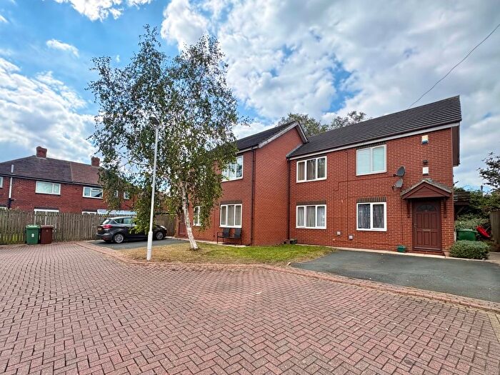 2 Bedroom Flat To Rent In Farnley View, Drighlington, Bradford, BD11